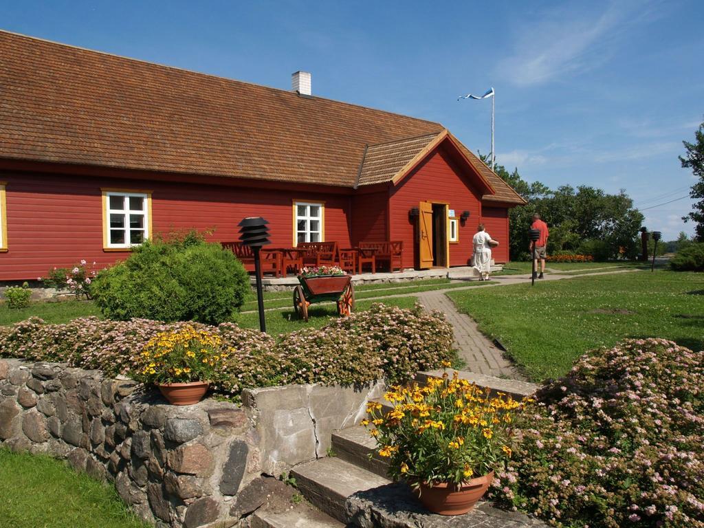 Maria Talu Guesthouse Pootsi Bagian luar foto