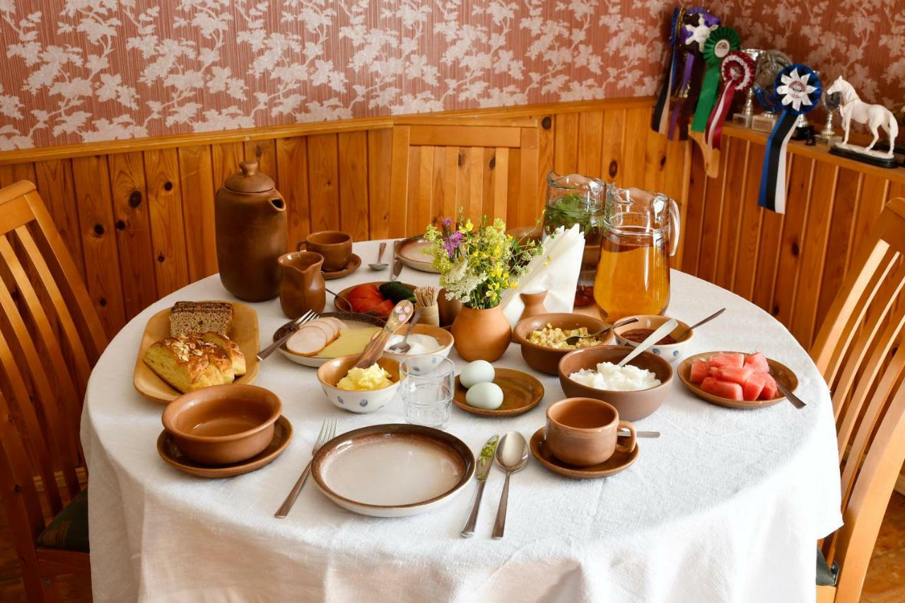 Maria Talu Guesthouse Pootsi Bagian luar foto